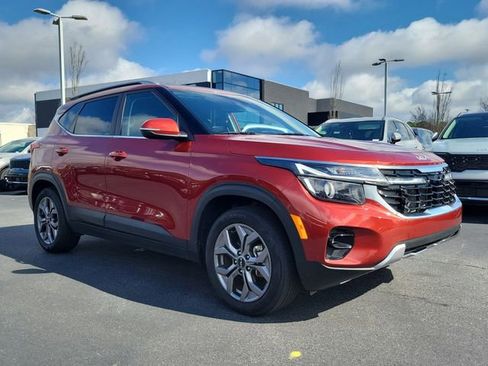 Certified 2024 Kia Seltos S image 3