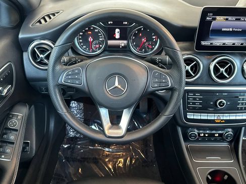 Used 2019 Mercedes-Benz GLA 250 4MATIC image 16