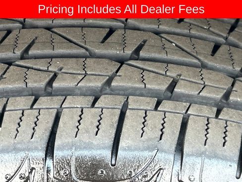 Used 2025 Toyota RAV4 XLE AWD/4WD image 24