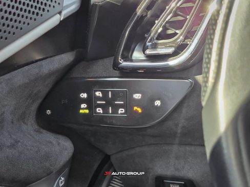 Used 2021 Ferrari Roma RWD image 27