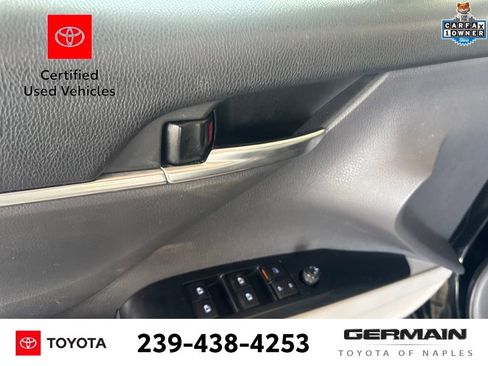 Used 2019 Toyota Camry SE FWD image 14