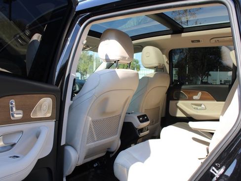 Certified 2023 Mercedes-Benz GLS 450 4MATIC image 30
