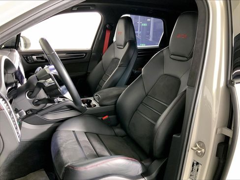 Certified 2022 Porsche Cayenne GTS AWD/4WD image 5