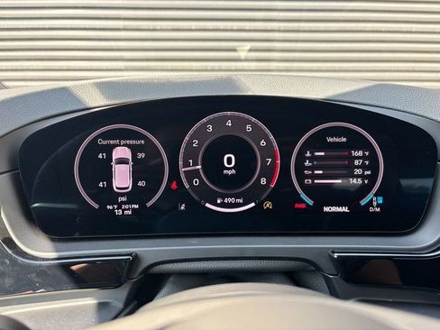 Certified 2026 Porsche Cayenne AWD/4WD image 17