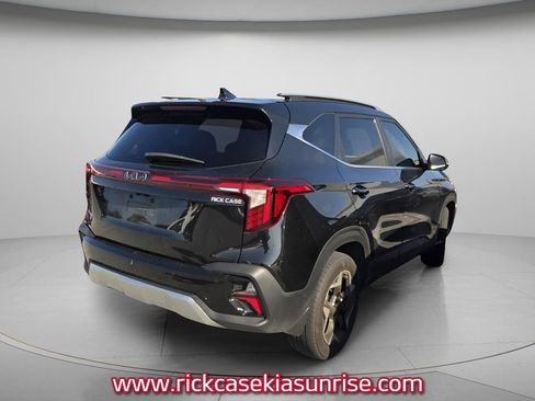 Used 2025 Kia Seltos EX FWD image 5