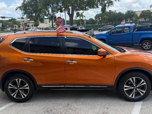 Used 2018 Nissan Rogue SL FWD image 4