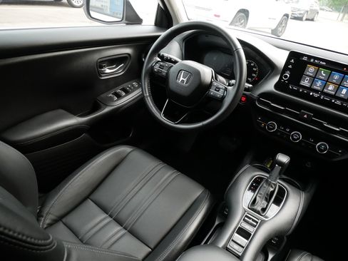 Certified 2024 Honda HR-V EX-L image 9