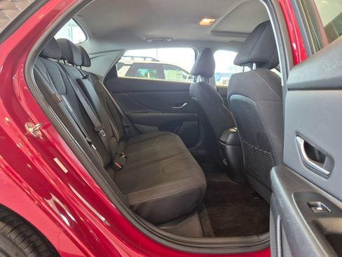 Used 2025 Hyundai Elantra SEL FWD image 26