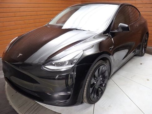Used 2022 Tesla Model Y Performance image 17