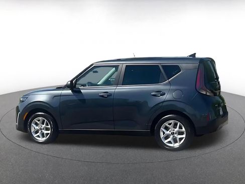 Used 2025 Kia Soul LX w/ LX Technology Package FWD image 9