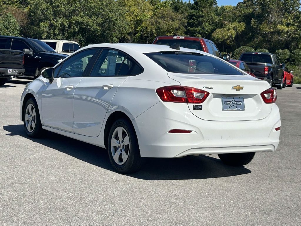 Used 2018 Chevrolet Cruze LS FWD image 5