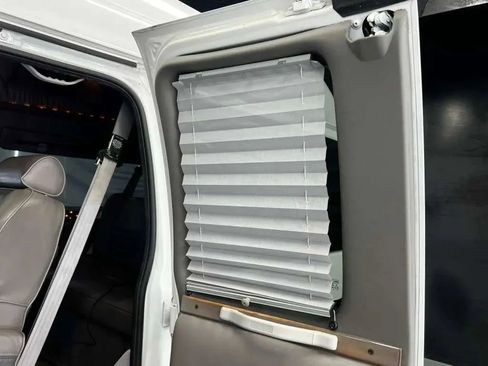 Used 2006 Chevrolet Express 1500 w/ Preferred Equipment Group RWD image 11