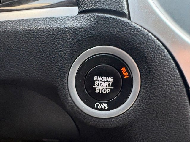 Used 2018 Chrysler 300 Limited AWD/4WD image 16