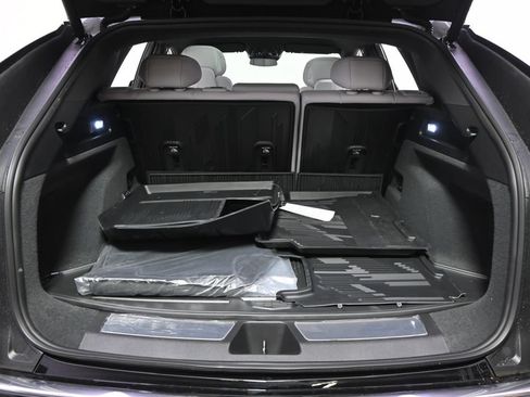 New 2026 Cadillac Lyriq Luxury w/ LPO, Floor Liner Package AWD/4WD image 19