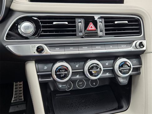 Used 2023 Genesis G70 2.0T w/ Sport Prestige Package image 21