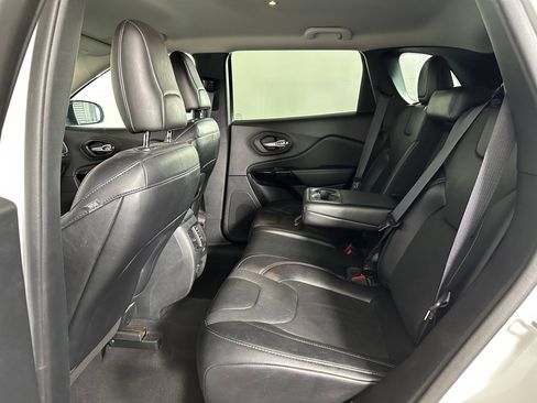 Used 2023 Jeep Cherokee Altitude Lux image 41
