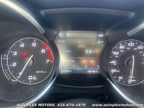 Used 2018 Alfa Romeo Stelvio Sport w/ Quick Order Package 22J Sport AWD/4WD image 28