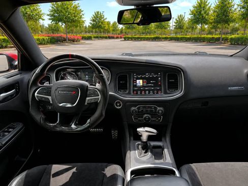 Used 2017 Dodge Charger R/T Scat Pack w/ Beats Audio Group RWD image 18