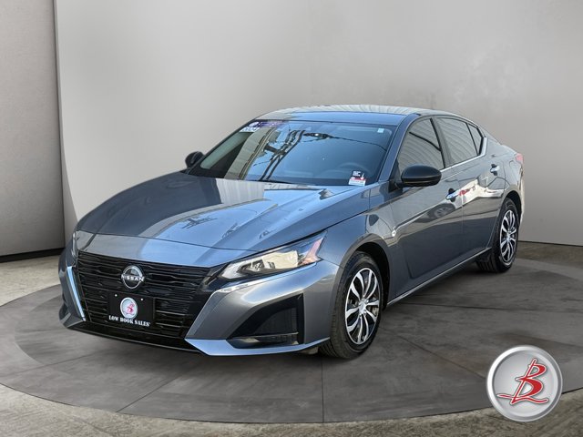 Used 2024 Nissan Altima 2.5 S FWD image 3