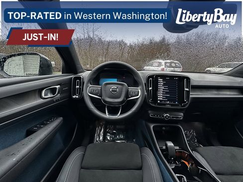 Used 2023 Volvo C40 P8 Recharge Ultimate w/ Protection Package Premier image 18