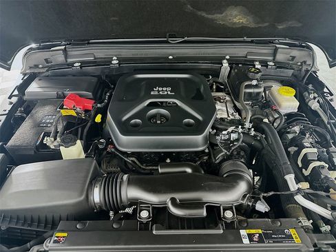 Used 2022 Jeep Wrangler Sport S image 32