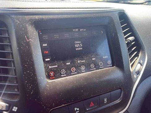 Used 2021 Jeep Cherokee Latitude Plus w/ Mopar Interior Package AWD/4WD image 17