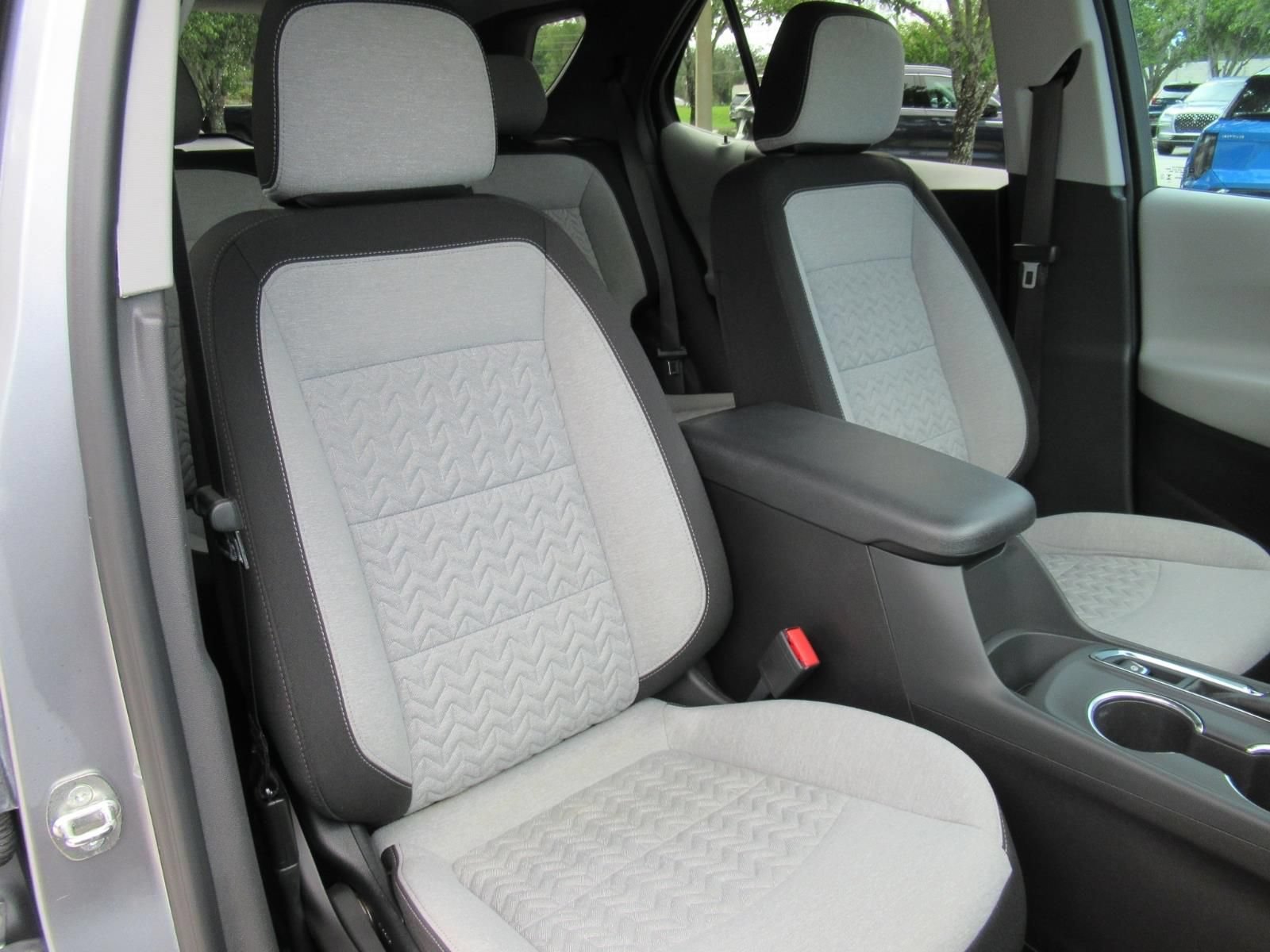Used 2024 Chevrolet Equinox LS w/ LS Convenience Package FWD image 8
