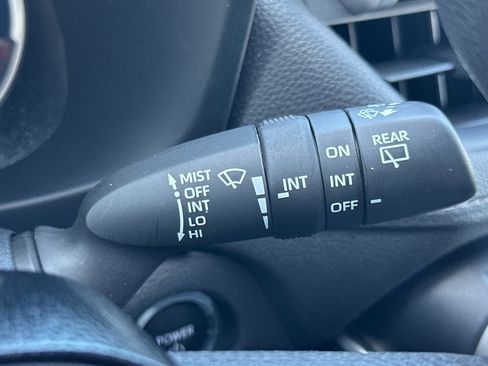 Used 2025 Toyota RAV4 XLE AWD/4WD image 38