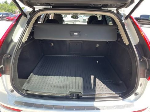 Used 2023 Volvo XC60 B5 Core AWD/4WD image 15