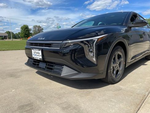 New 2026 Kia K4 FWD image 14