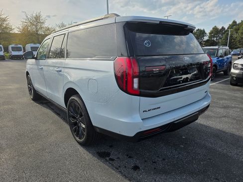 Certified 2025 Ford Expedition Max Platinum w/ Stealth Appearance Package AWD/4WD image 3