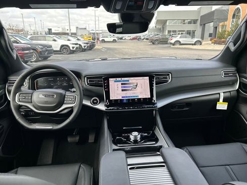 New 2026 Jeep Grand Wagoneer L image 9