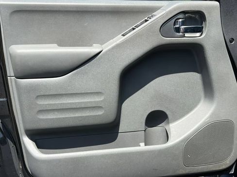 Used 2020 Nissan Frontier SV w/ Midnight Edition Floor Mats AWD/4WD image 15