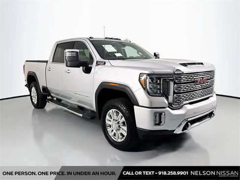 Used 2020 GMC Sierra 3500 Denali w/ Denali Ultimate Package image 3