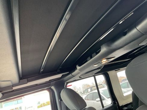 Used 2023 Jeep Wrangler Unlimited Rubicon 4xe image 5