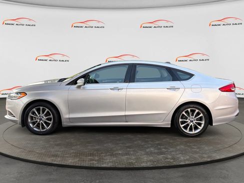 Used 2017 Ford Fusion SE FWD image 7