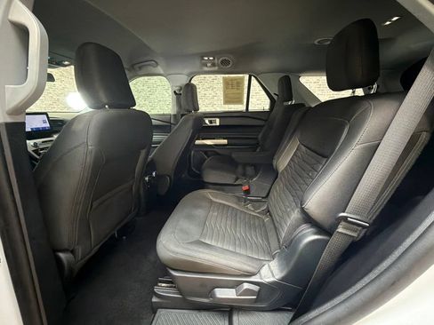 Used 2021 Ford Explorer XLT AWD/4WD image 15