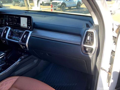 Used 2022 Kia Sorento SX Prestige w/ Rust Color Package image 18