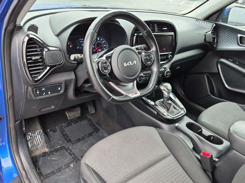 Used 2022 Kia Soul GT-Line FWD image 11