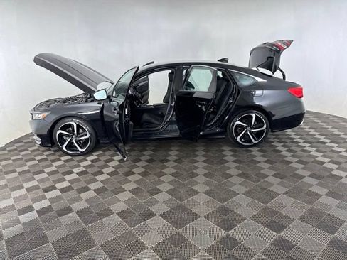 Used 2019 Honda Accord Sport image 11