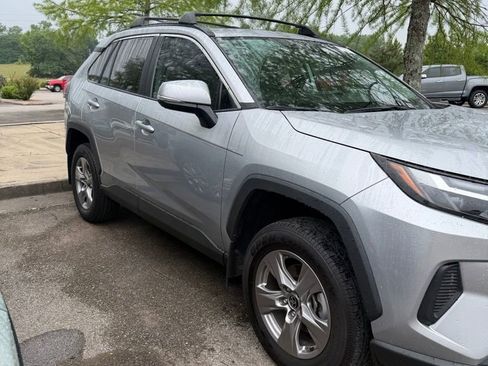 Used 2025 Toyota RAV4 XLE w/ Convenience Package FWD image 4