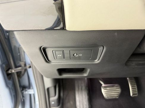 Used 2020 Land Rover Discovery HSE Luxury image 10