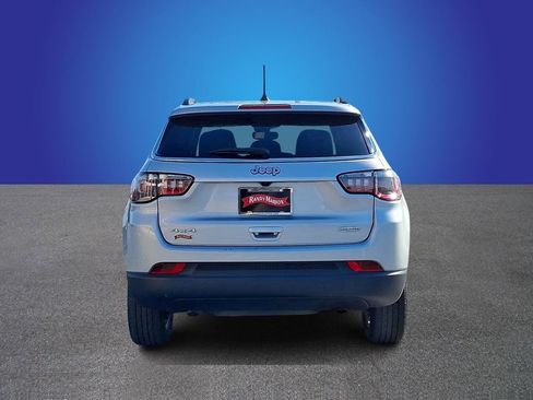 Used 2024 Jeep Compass Latitude image 5