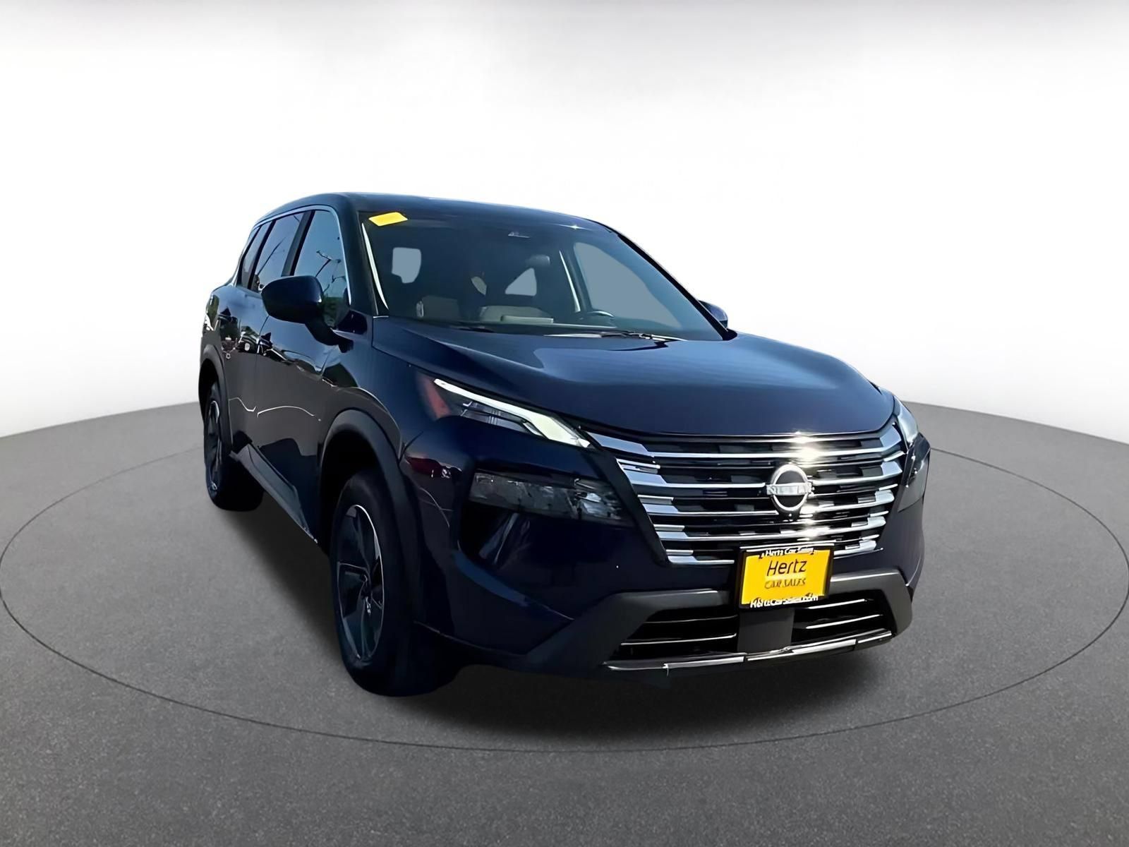 Used 2025 Nissan Rogue SV FWD image 3