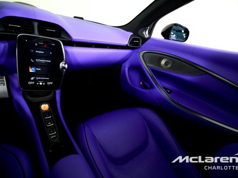 Used 2025 McLaren Artura Spider image 17