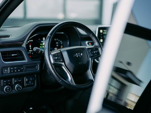 Used 2022 Chevrolet Tahoe Z71 image 15