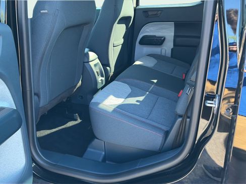 Used 2023 Ford Maverick XLT FWD image 12
