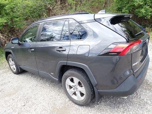Used 2020 Toyota RAV4 XLE w/ Convenience Package AWD/4WD image 5