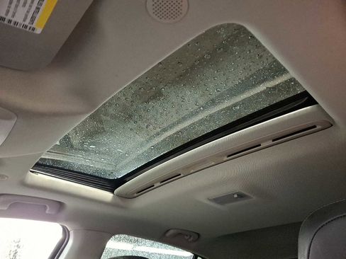 Used 2019 Buick Encore Essence w/ Experience Buick Package image 13