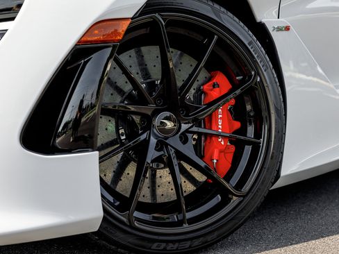 Used 2024 McLaren 750S Spider image 17